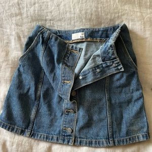 Aritzia mini Jean skirt with buttons and pockets